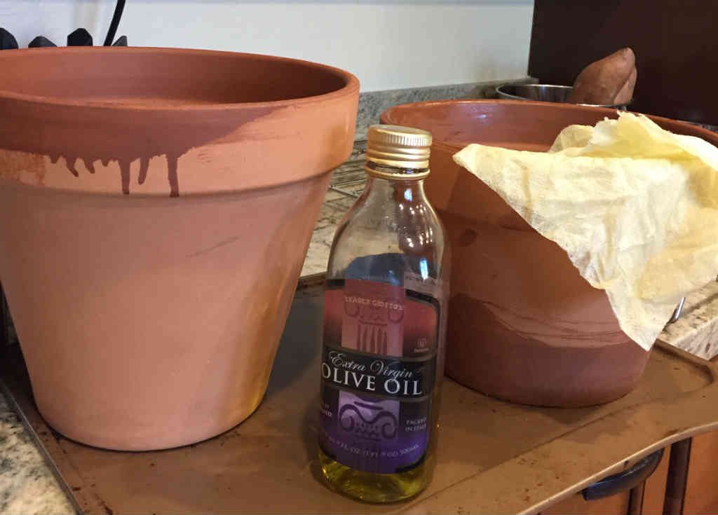 Terracotta pots ready for seasoning