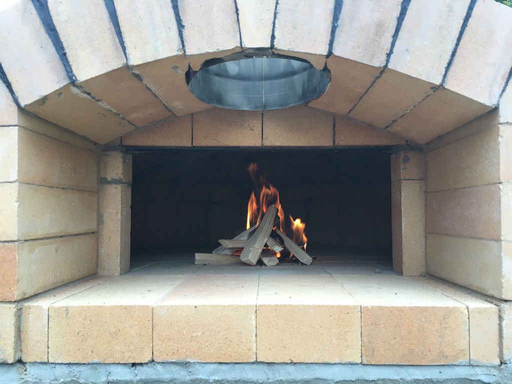 lighting pizza oven